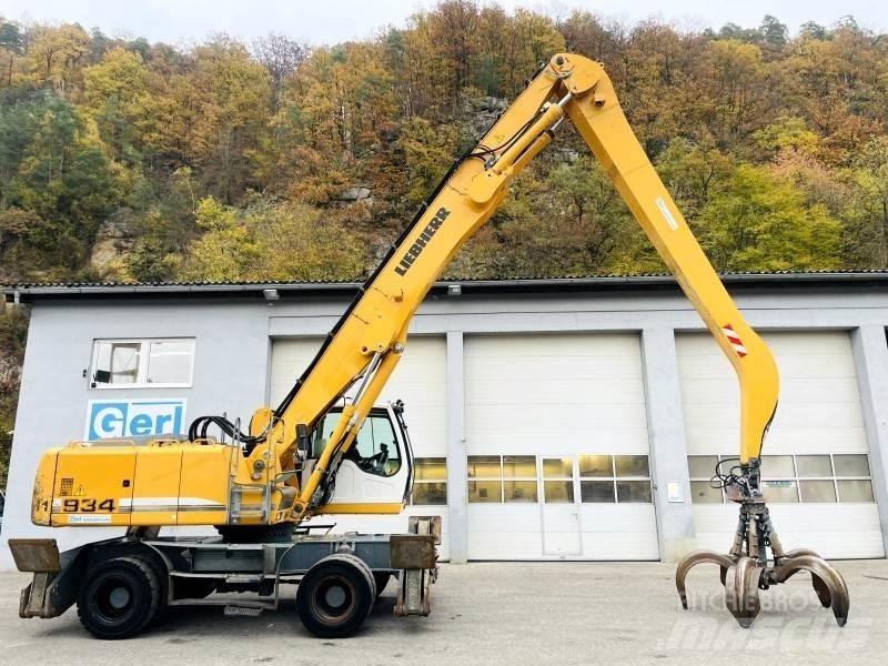 Liebherr A934C Waste / Industry Handlers