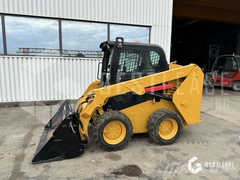 CAT 236D Mini Loader