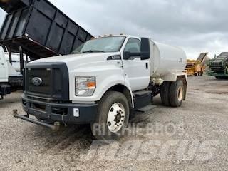 Ford F750 Water Tankers