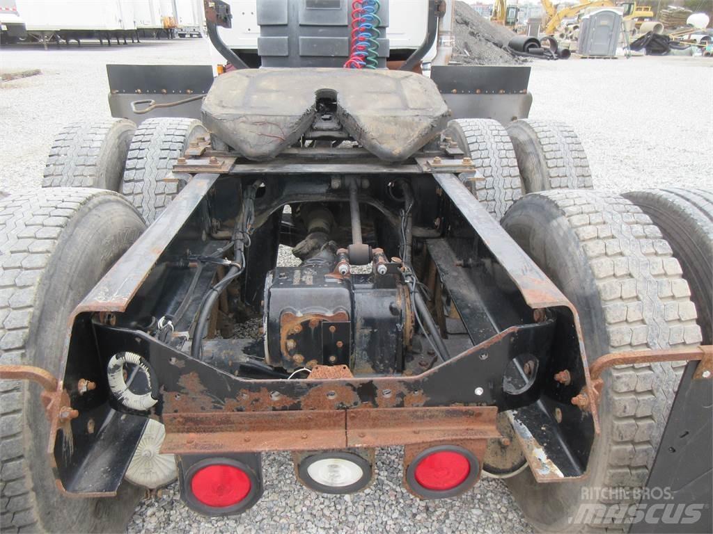 Mack CHN613 Conventional Trucks / Tractor Trucks