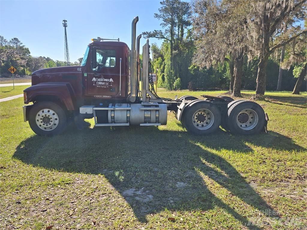 Mack CHU613 Conventional Trucks / Tractor Trucks