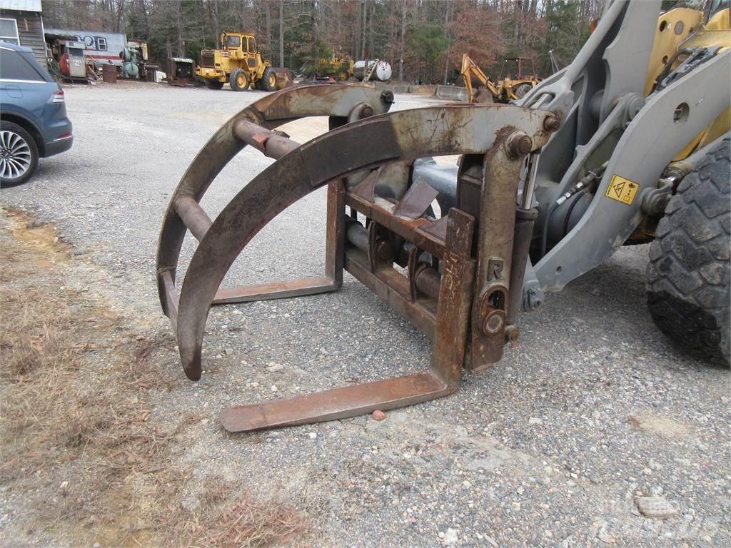 Volvo L90 Wheel Loaders