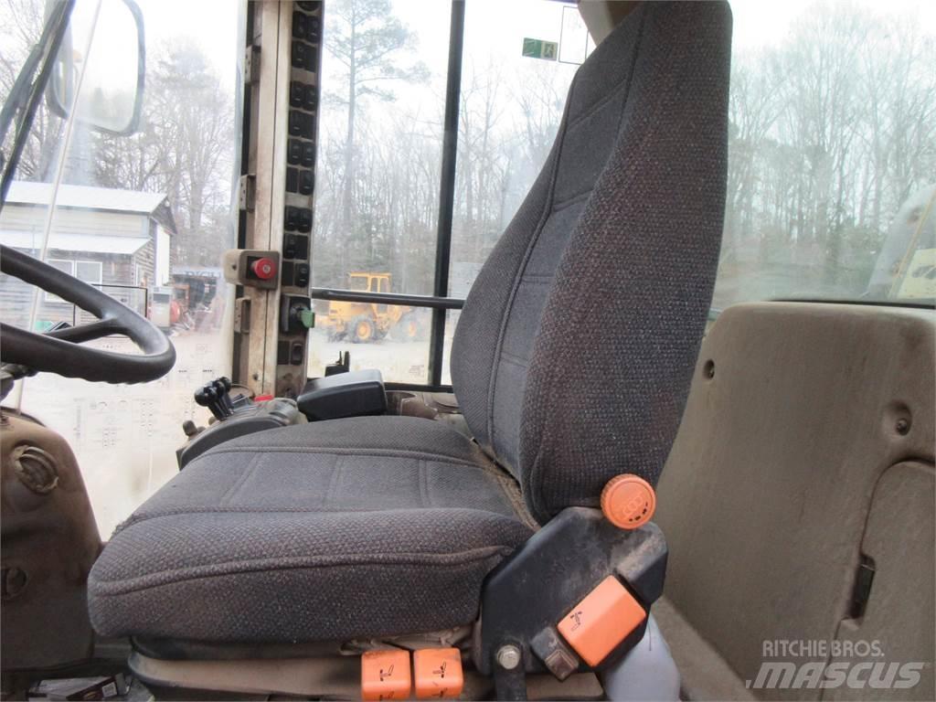 Volvo L90 Wheel Loaders