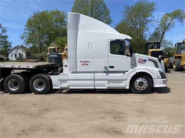 Volvo VNL64T670 Conventional Trucks / Tractor Trucks