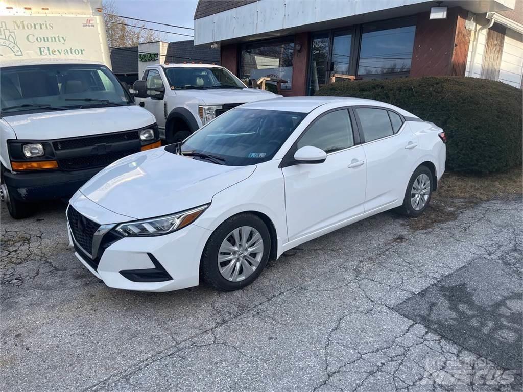 Nissan Sentra Automobiles / SUVS