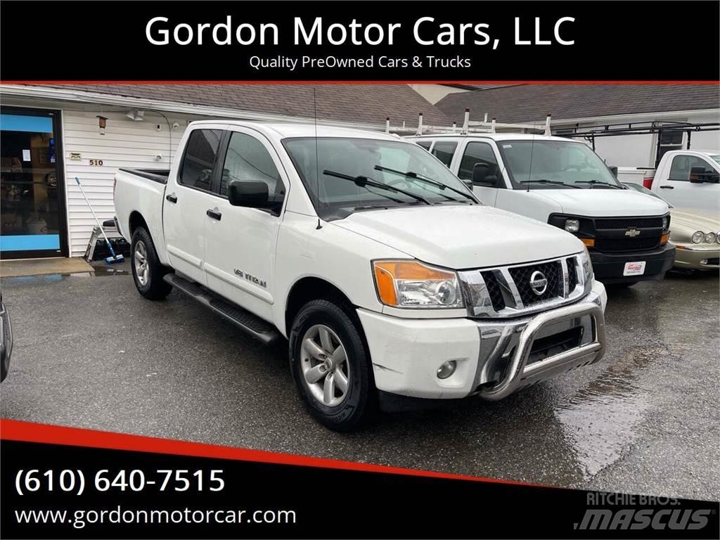 Nissan Titan Pickup Trucks