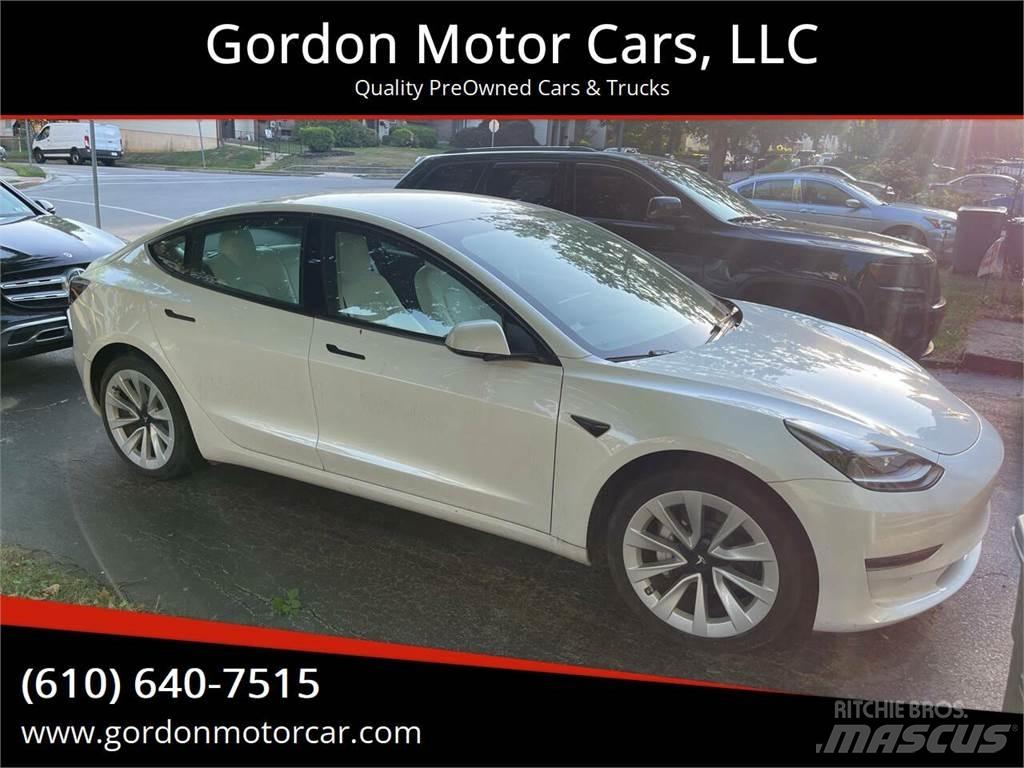 Tesla Model 3 Automobiles / SUVS