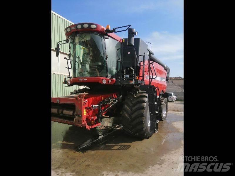 Case IH AFX 8010 Combine Attachments