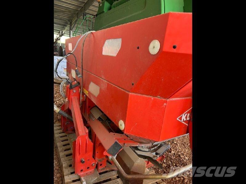 Kuhn AXIS 40.2 Mineral spreaders