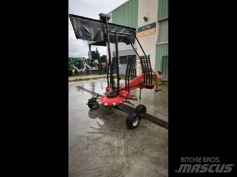 Vicon 423 Rakes and tedders