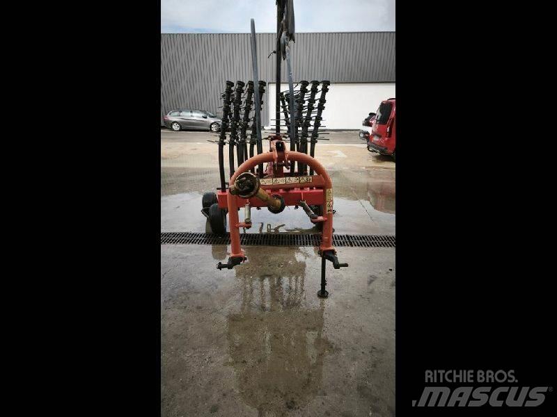 Vicon 423 Rakes and tedders