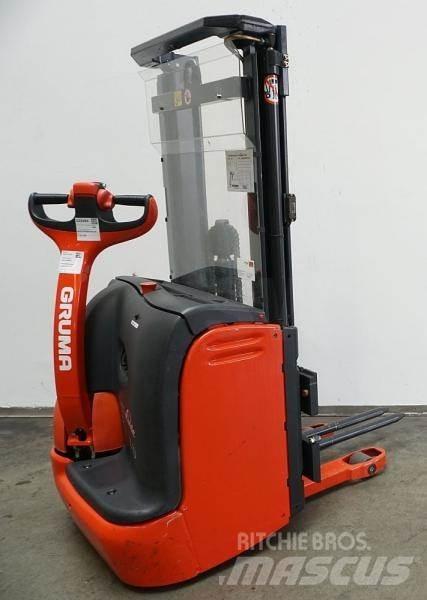 Linde L 10 379 Self Propelled Stackers