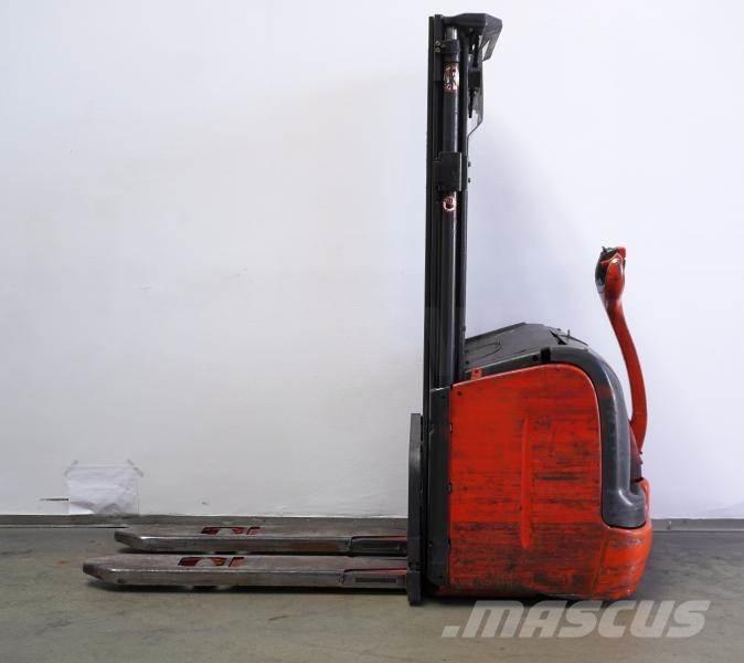 Linde L 14 372 Self Propelled Stackers
