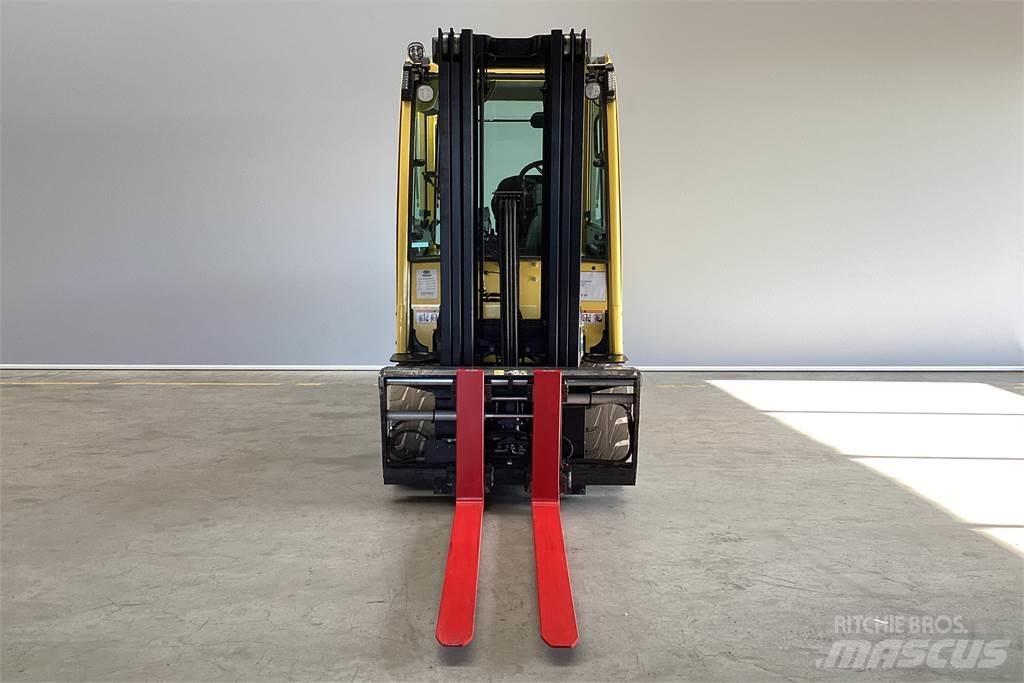 Hyster J3.50XN Electric Forklifts