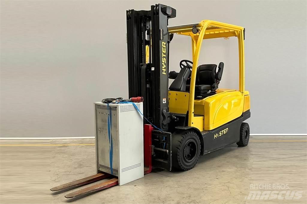 Hyster J3.5XN Electric Forklifts