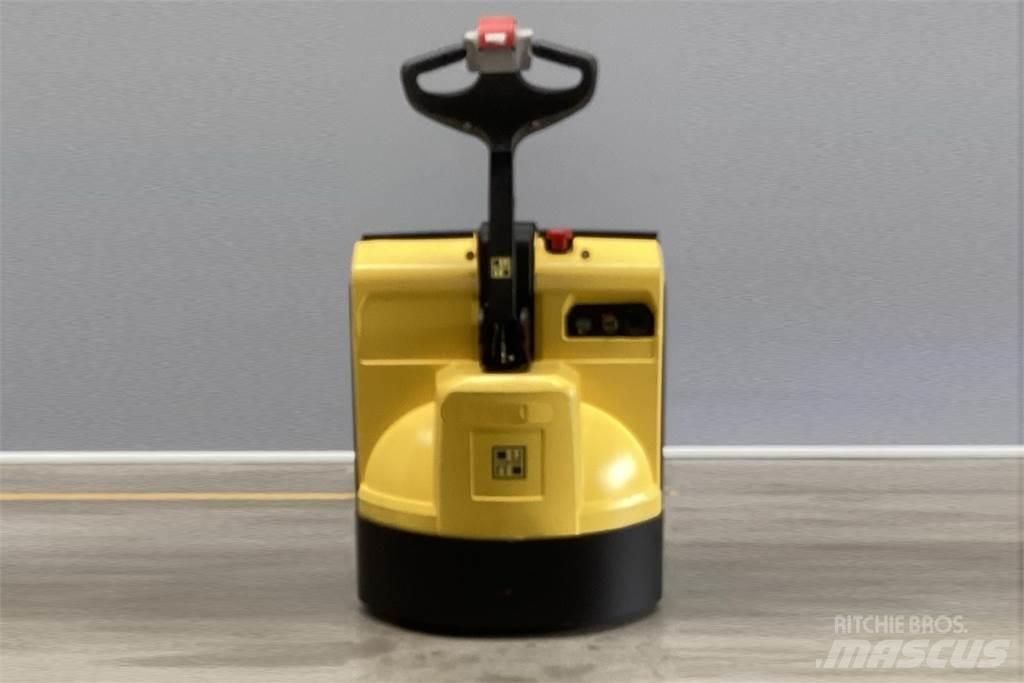 Hyster P1.6 Pedestrian stacker