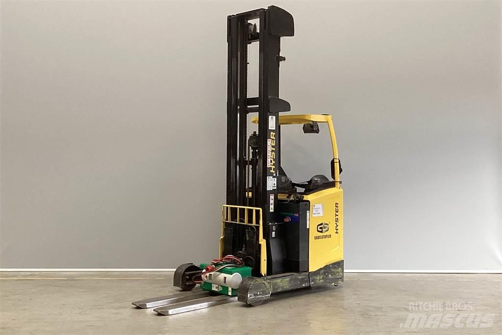 Hyster R1.6 Reach trucks