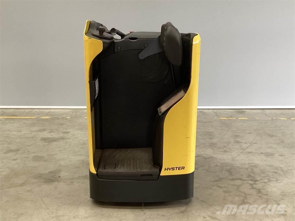 Hyster RP2.0N Self Propelled Stackers