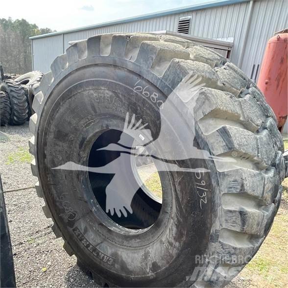 BKT 875/65R29 Tires, wheels and rims