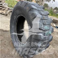Titan 17.5x25 Tires, wheels and rims