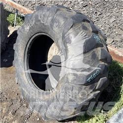 Titan 19.5L24 Tires, wheels and rims