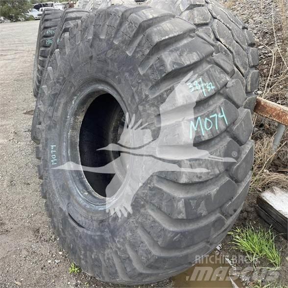 Titan 23.5x25 Tires, wheels and rims
