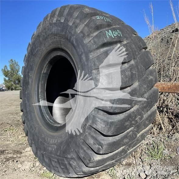 Titan 23.5x25 Tires, wheels and rims