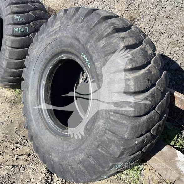 Titan 23.5x25 Tires, wheels and rims