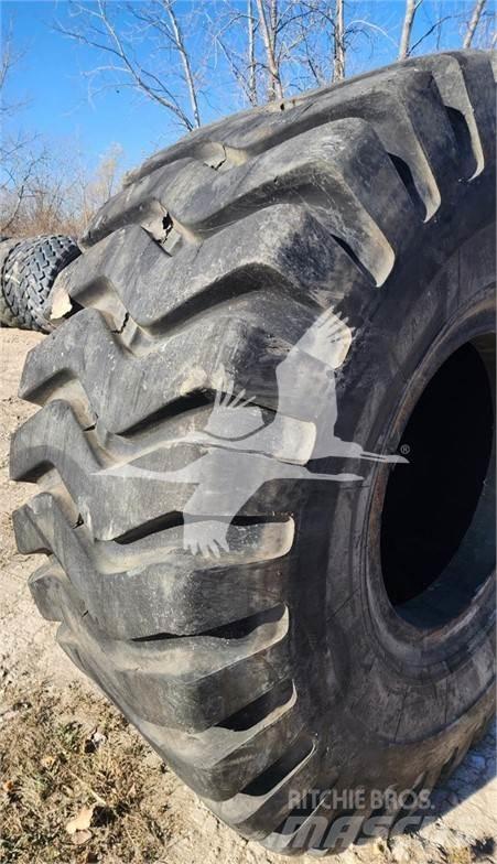 Titan 29.5x29 Tires, wheels and rims