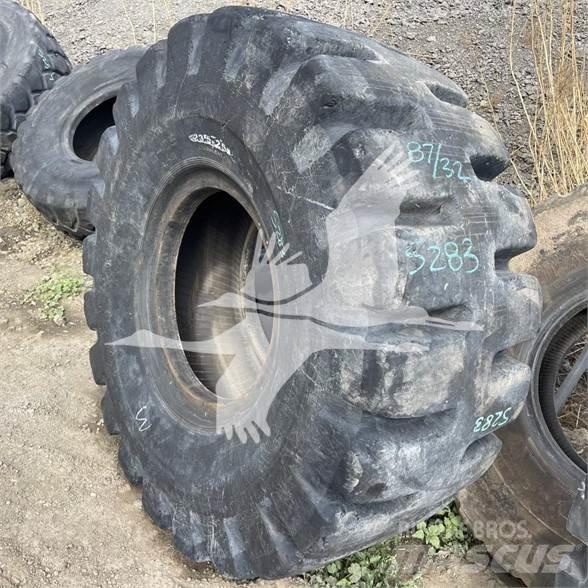 Toyo 23.5x25 Tires, wheels and rims