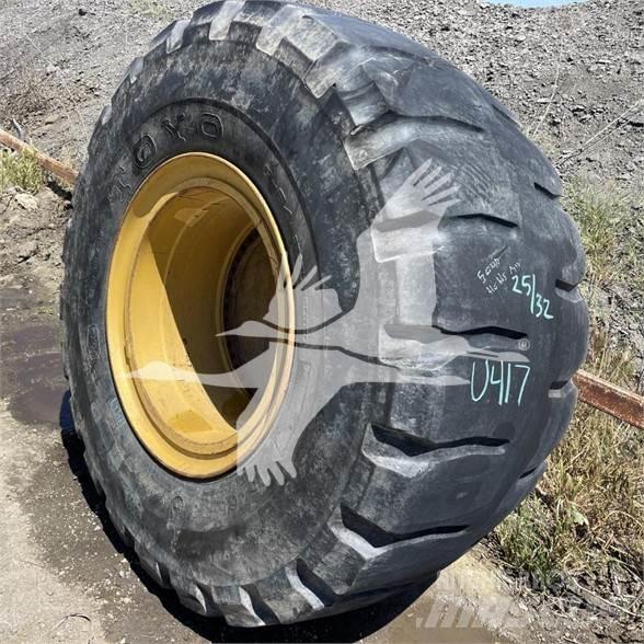 Toyo 35/65x33 Tires, wheels and rims