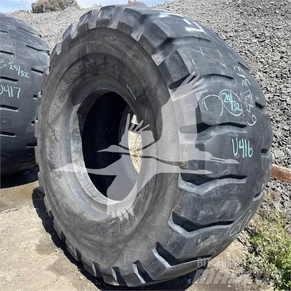 Toyo 35/65x33 Tires, wheels and rims