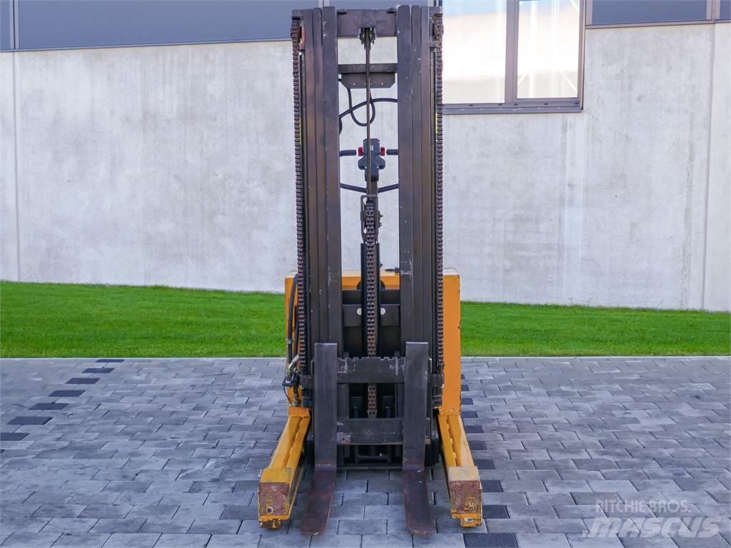 Baka EGS 1,5-44 Pedestrian stacker