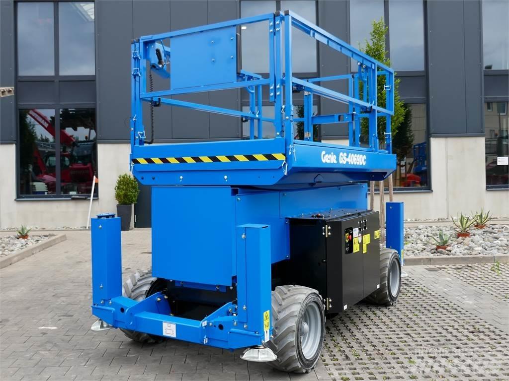Genie GS 4069 DC Scissor Lifts