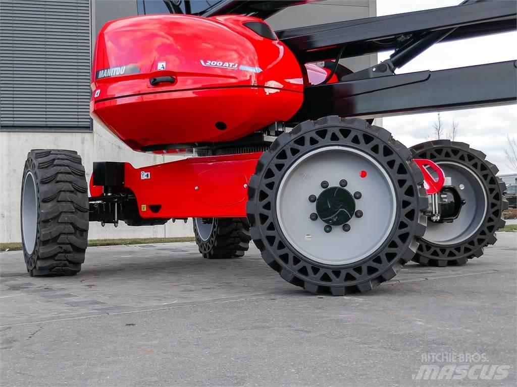 Manitou 200 ATJ Articulated boom lifts