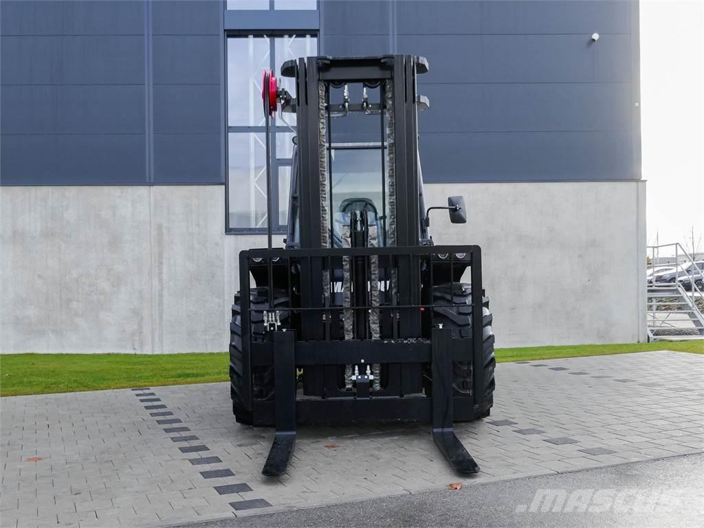 Manitou M 50-4 Rough Terrain Trucks
