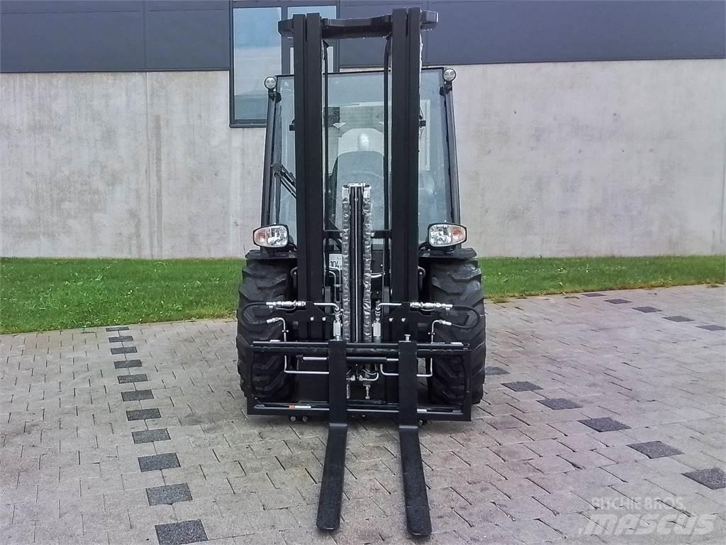 Manitou MC 25-4 Rough Terrain Trucks
