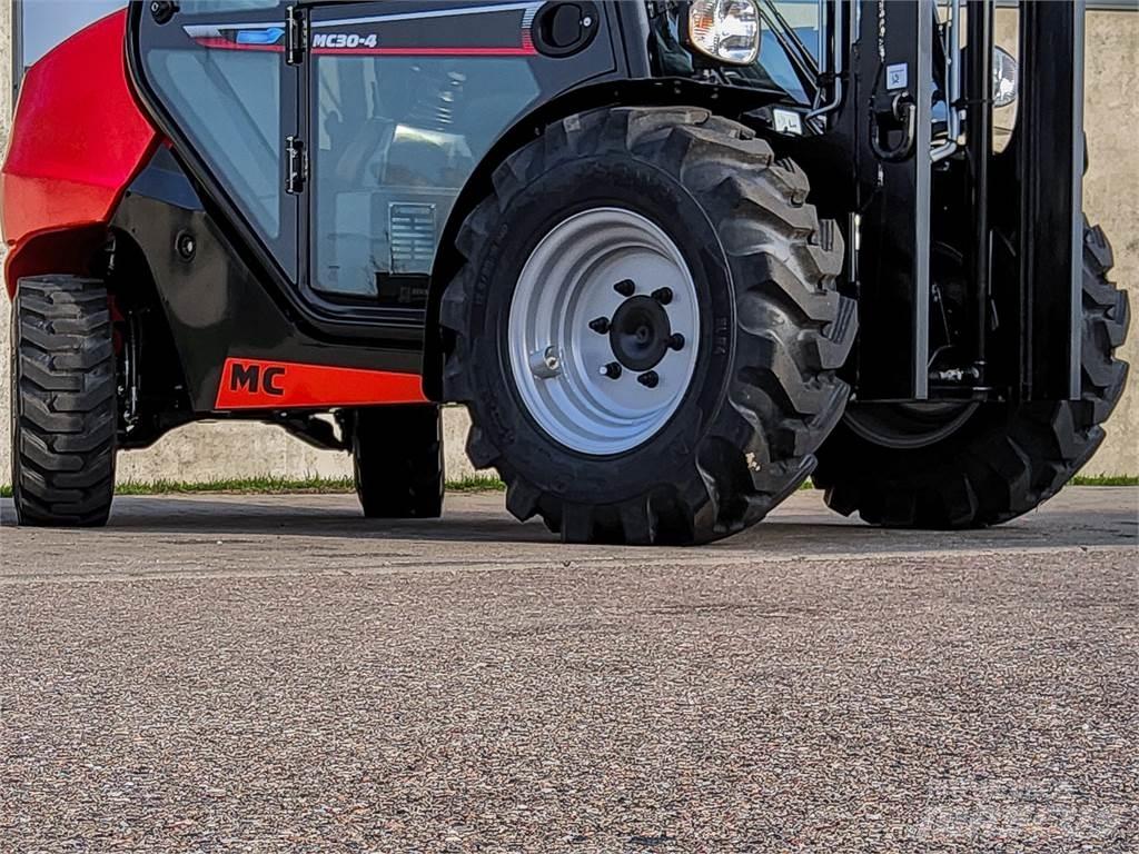 Manitou MC 30-4 Rough terrain trucks