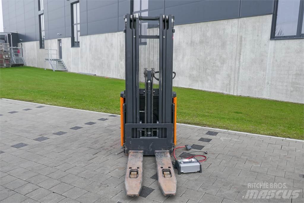 Still EGV 20 LB Pedestrian stacker