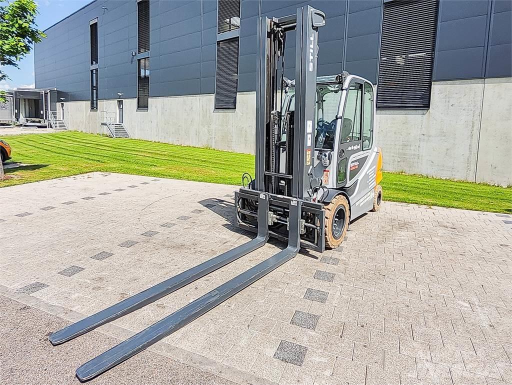 Still RX 60-50 Electric Forklifts