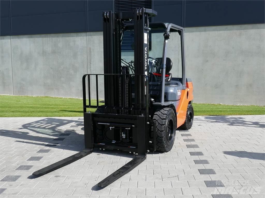 Toyota 52-8FDJF35 Diesel Forklifts