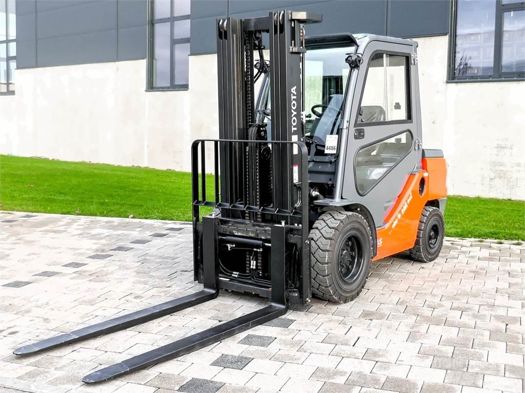 Toyota 52-8FDJF35 Diesel Forklifts