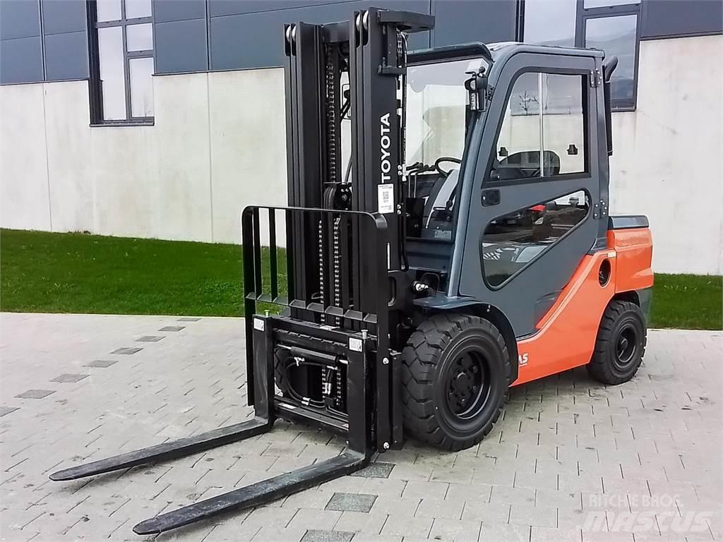 Toyota 52-8FDJF35 Diesel Forklifts