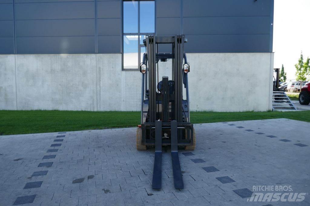 Toyota 8FBE20T Electric Forklifts