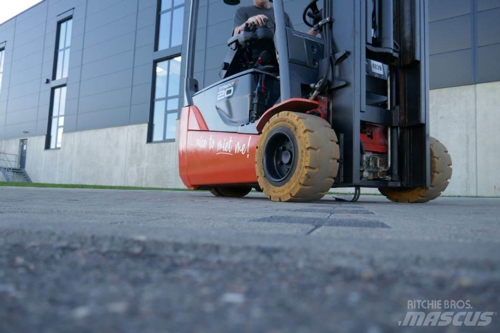 Toyota 8FBE20T Electric Forklifts