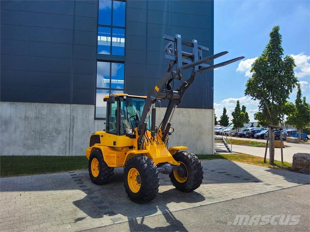 Volvo L 30G Mini Excavators <7t (Mini Diggers)