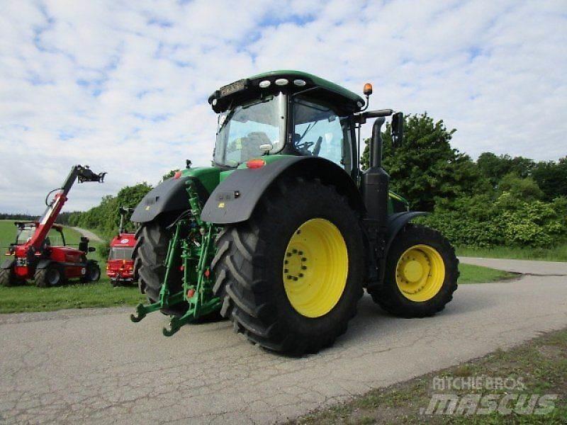 John Deere 7250R Tractors