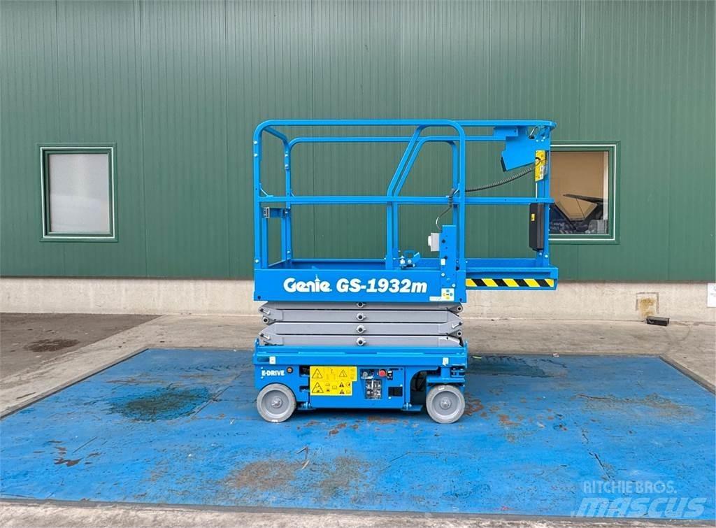 Genie GS-1932m E-Drive Scissor Lifts