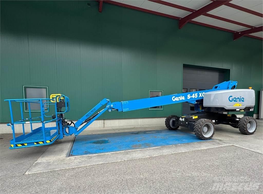 Genie S-45 XC Articulated boom lifts