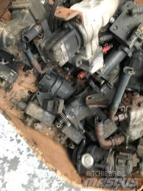 Cummins ISB6.7 Engines